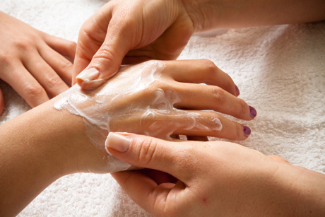 beauté des mains chez daelis institut corse